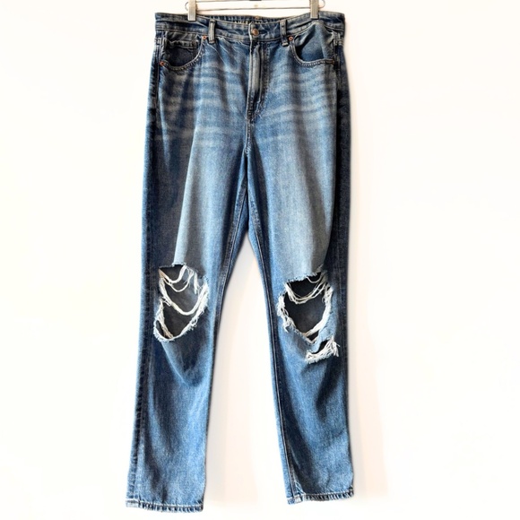 American Eagle Strigid Mom Jeans Medium Wash Size 12 - Picture 2 of 9
